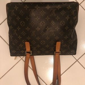 Louis Vuitton medium size shoulder bag
